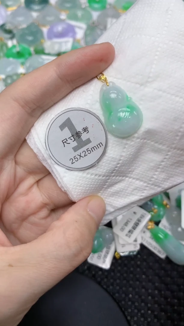 颈饰18K金镶嵌翡翠11111111111