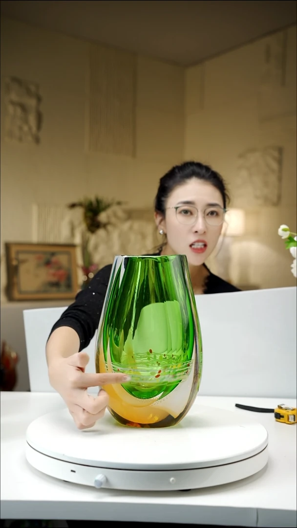 手工艺品琉璃琥珀绿设计款花瓶