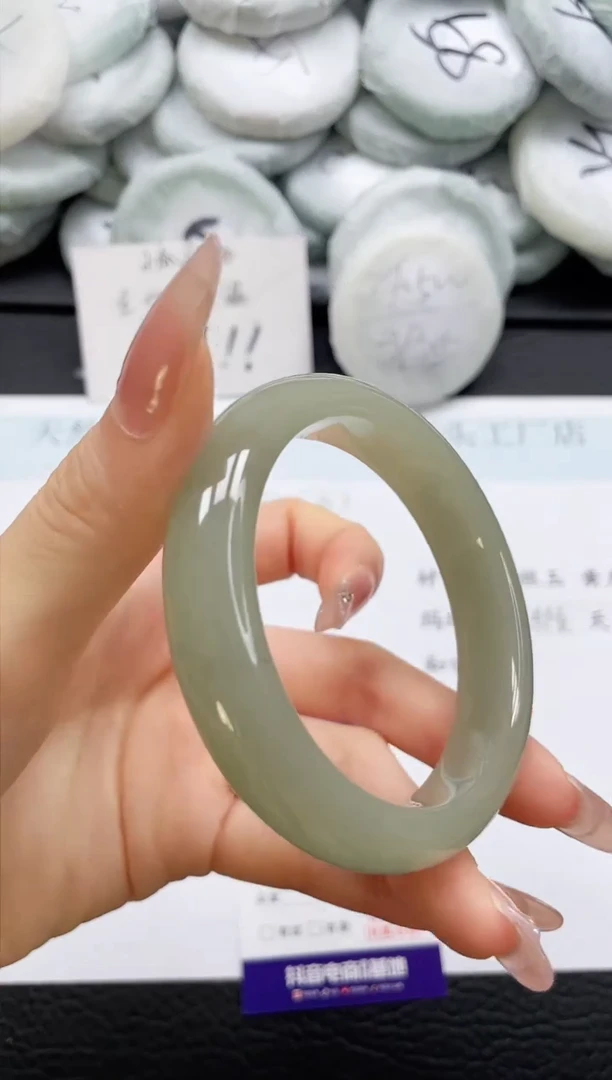 石英质玉手镯未镶嵌174-58