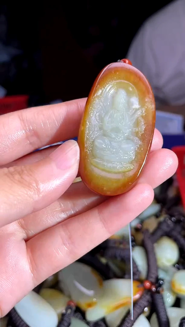 和田玉未镶嵌颈饰1