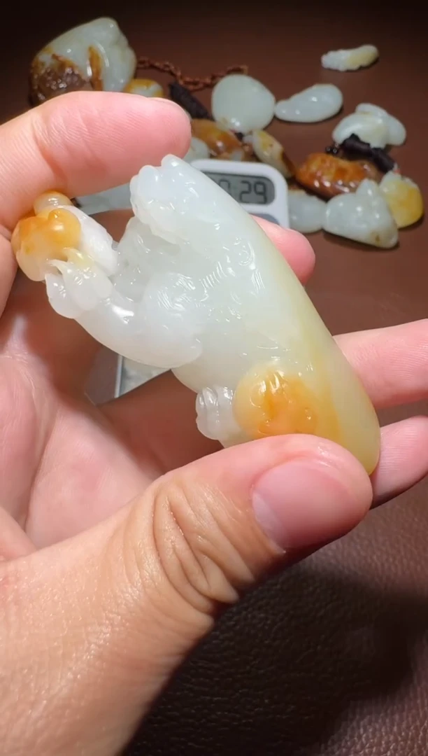 未镶嵌和田玉挂件修*残和田玉