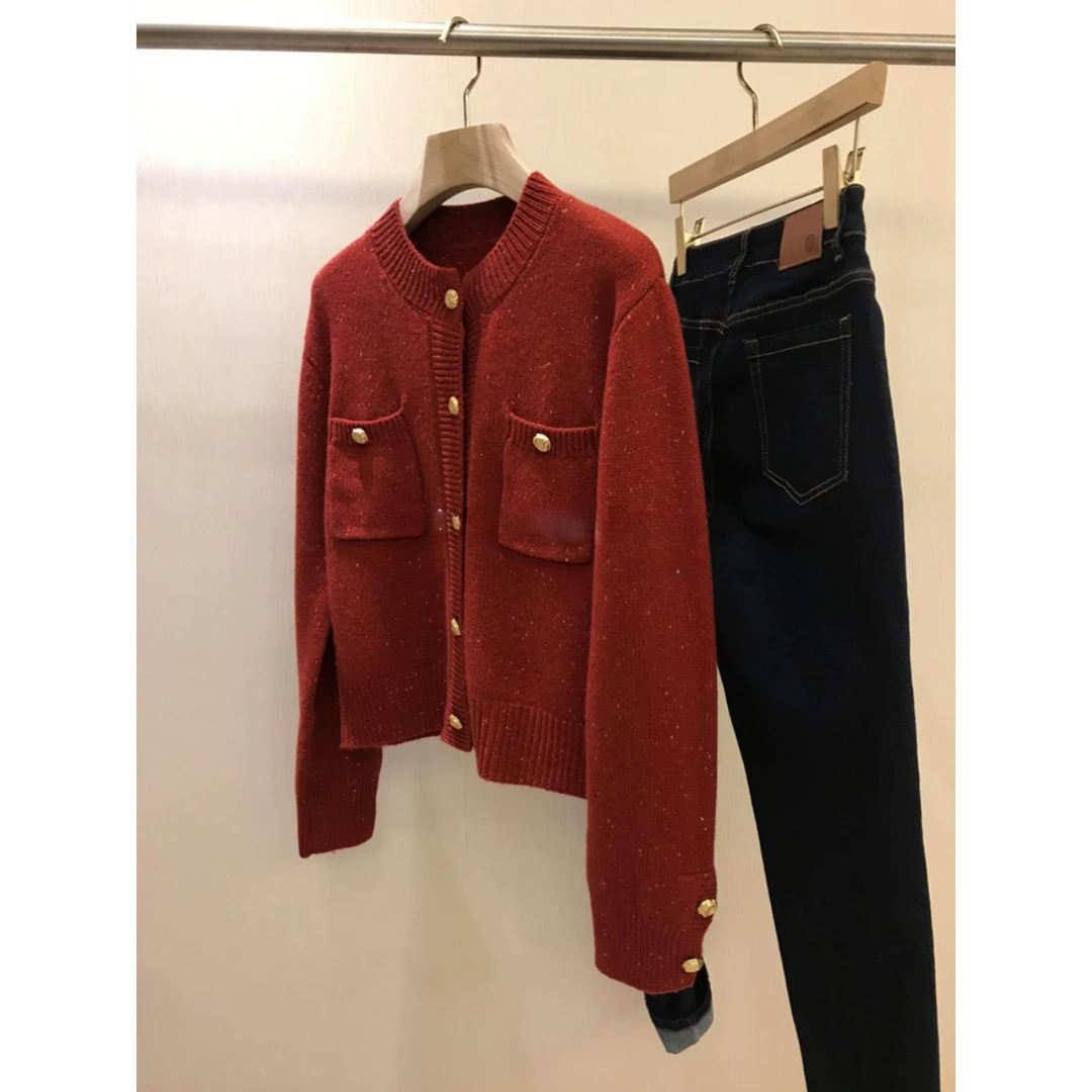 CHAO推荐！秋冬季氛围感十足~法式彩点纱夹花圆领金扣针织衫女开衫