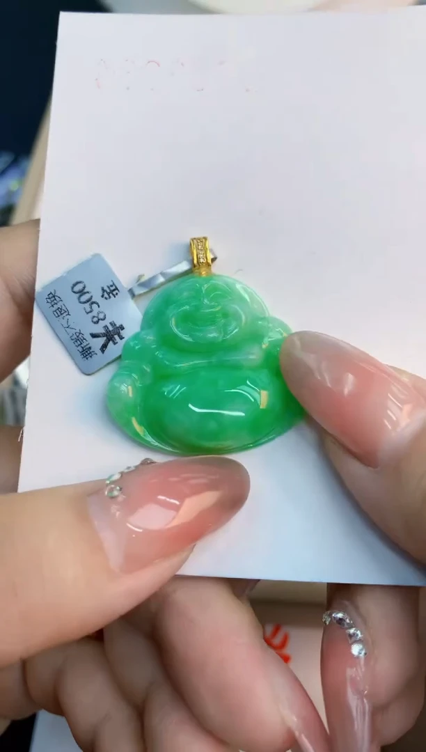 翡翠未镶嵌颈饰1