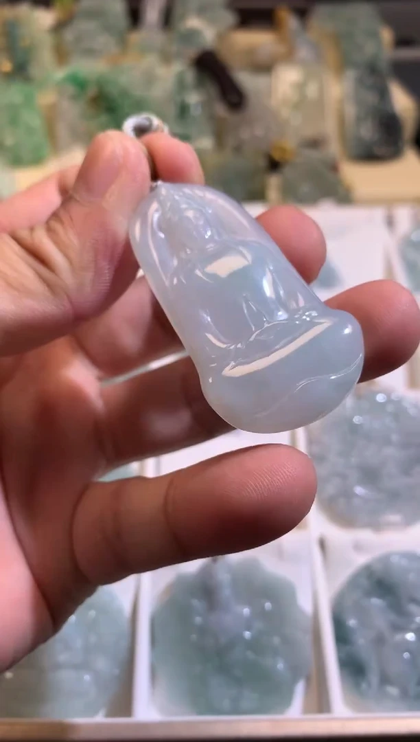 【闪购商品】翡翠颈饰未镶嵌03/10/181