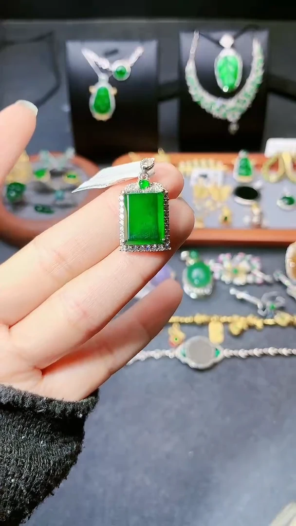 【闪购商品】翡翠颈饰银S925镶嵌吊坠