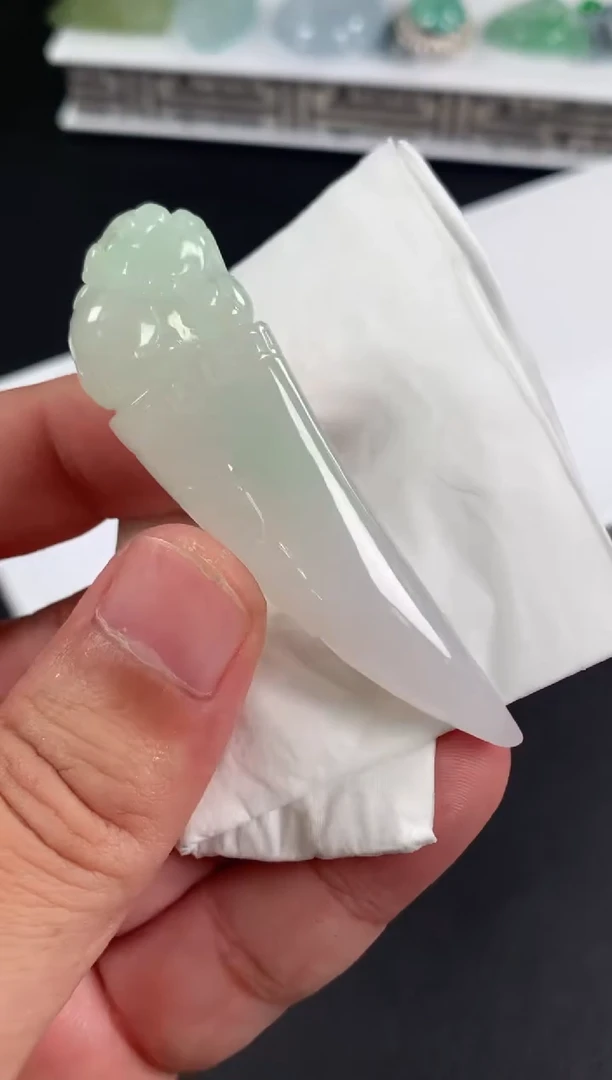 未镶嵌定制翡翠秋*翡翠