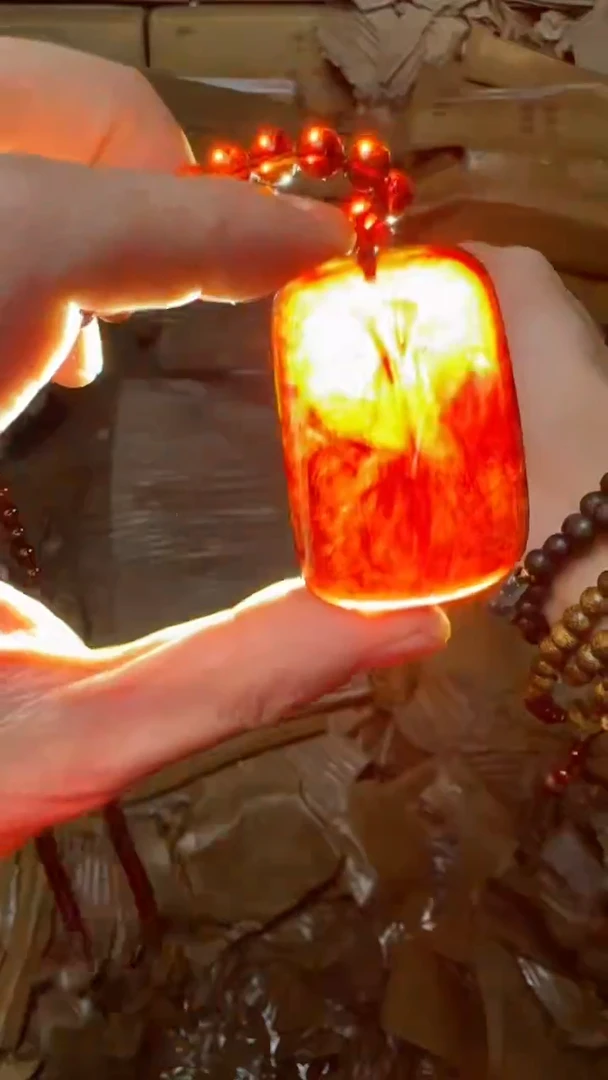 手串琥珀吊坠QL98