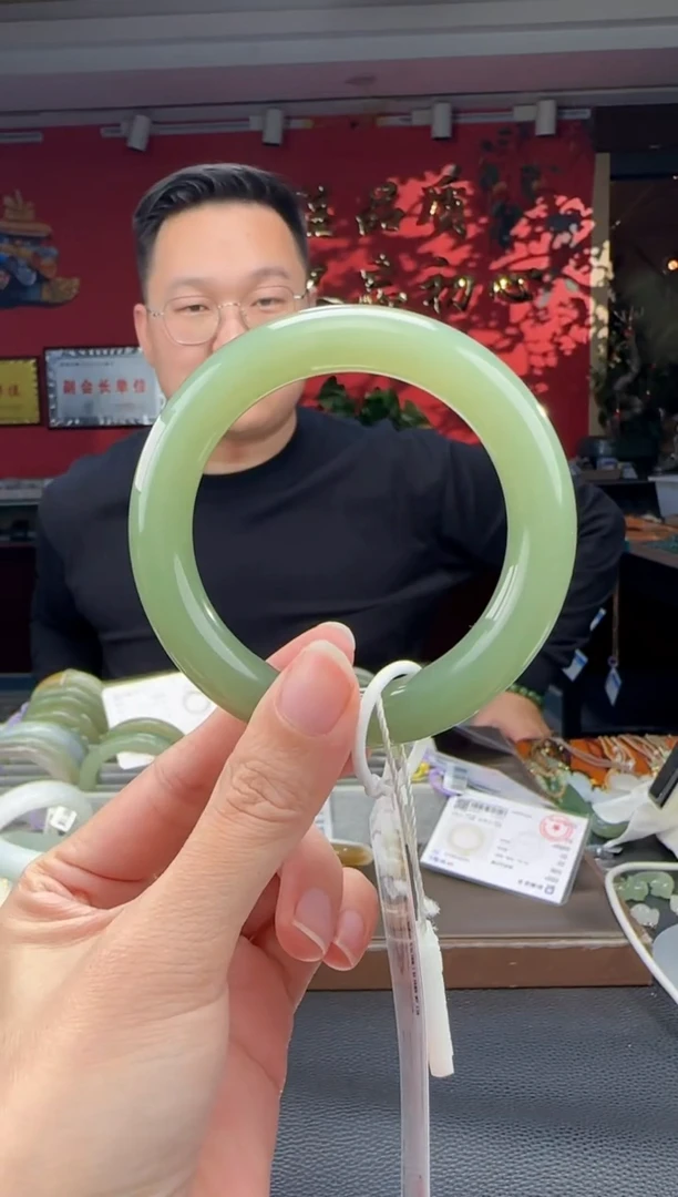 颈饰未镶嵌和田玉高冰晴胖圆条手镯55+