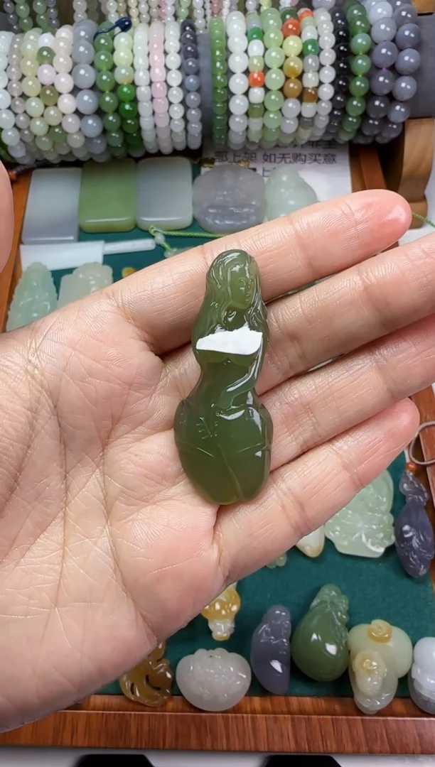 【闪购商品】和田玉无未镶嵌美女挂件