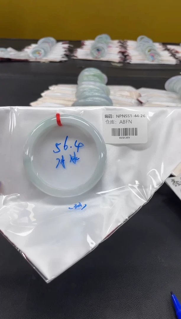 未镶嵌手镯翡翠翡翠手镯