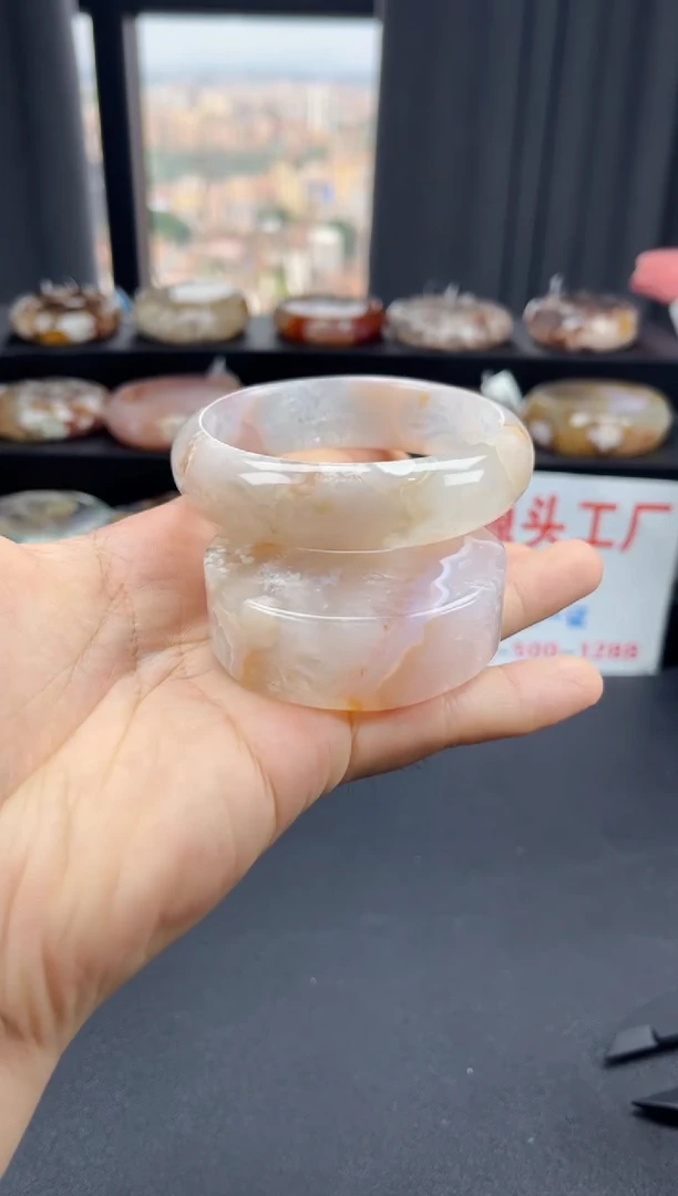 未镶嵌手镯石英质玉（58圈口）赠送镯心 无证书