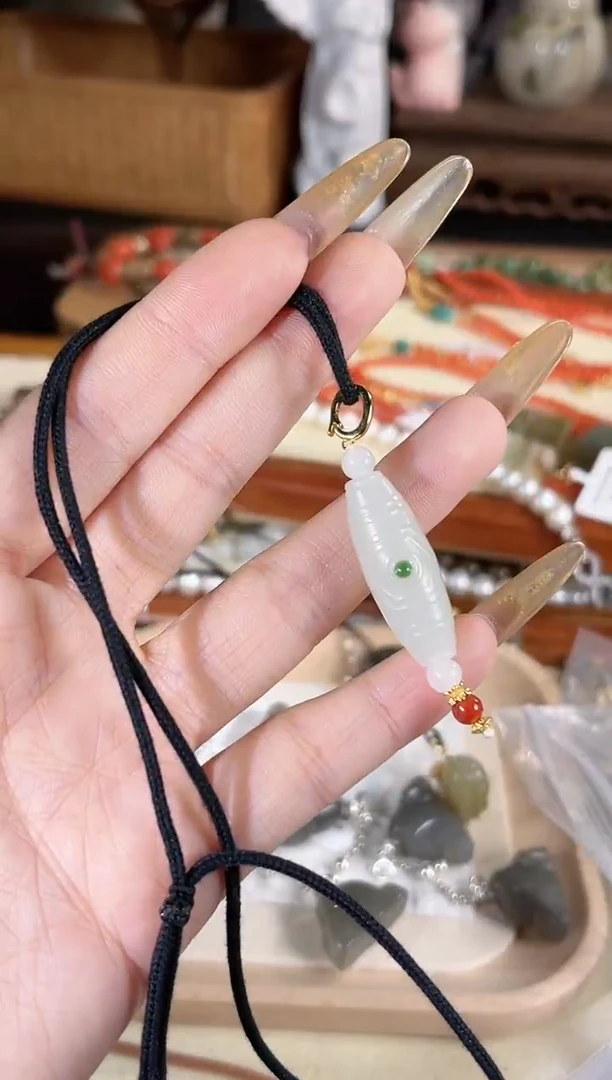 吊坠(赠链)银S925镶嵌和田玉多样性发其一孤品默认微瑕