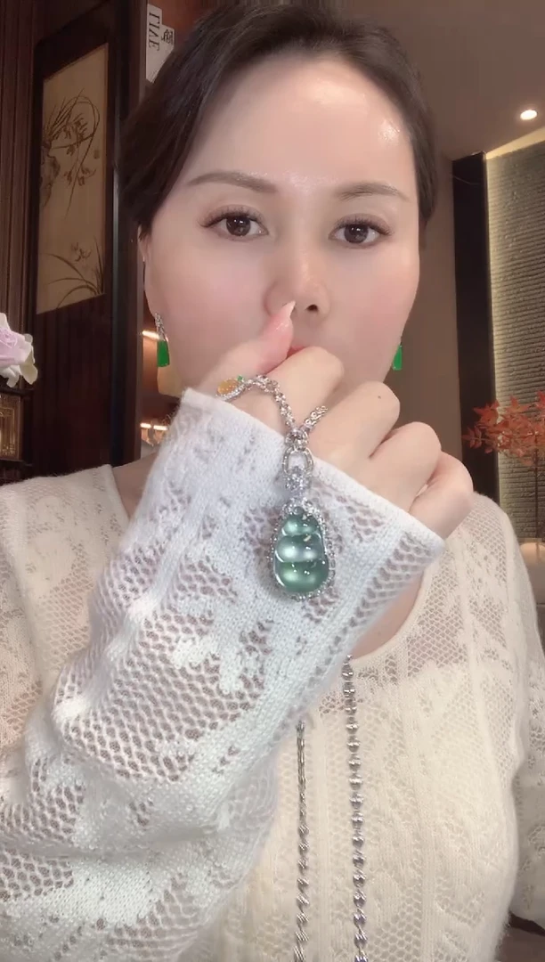 吊坠(不含链)18K金镶嵌翡翠吵***姐D29