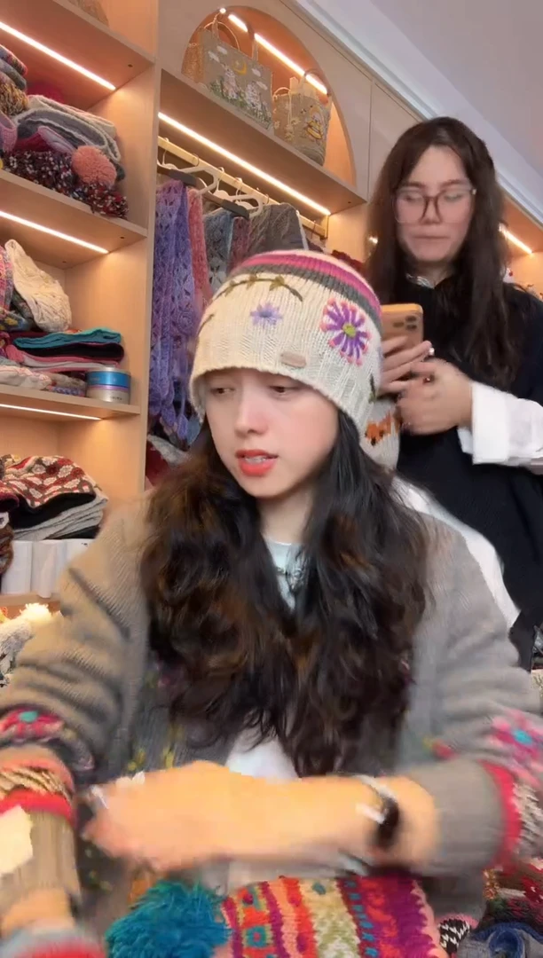 绵羊毛米色刺绣冷帽