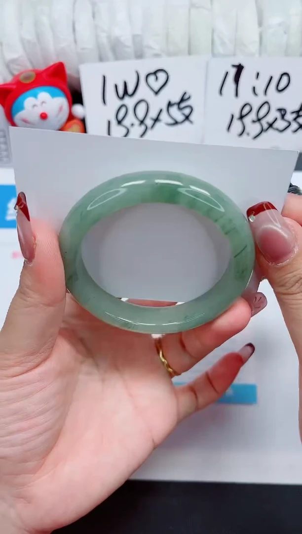 【闪购商品】石英质玉手镯未镶嵌150