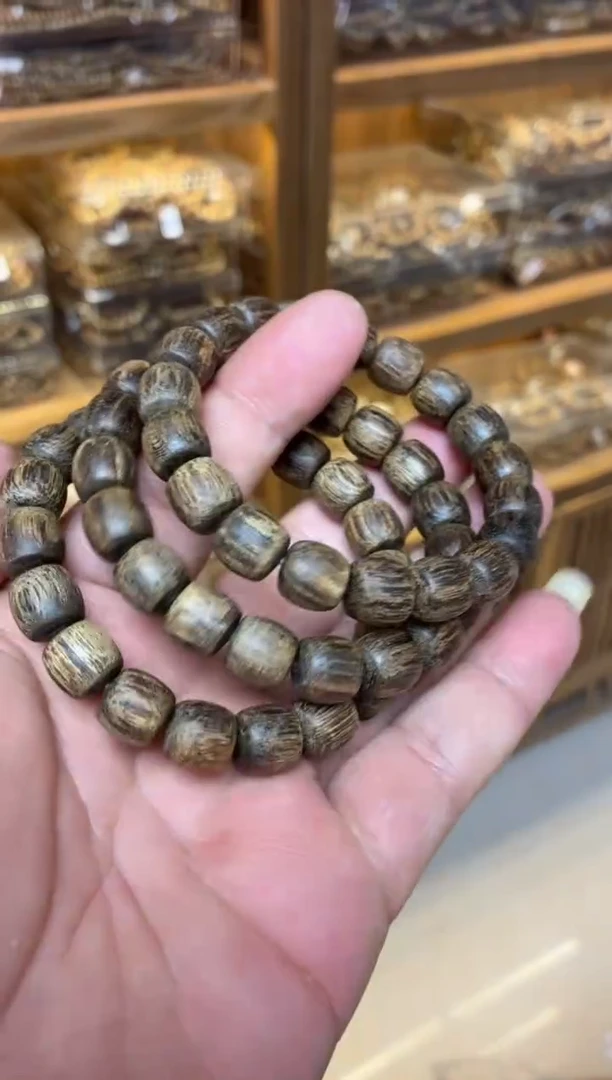 沉香手串 巴布亚沉香老型单圈1.0*1.1多样性发其一