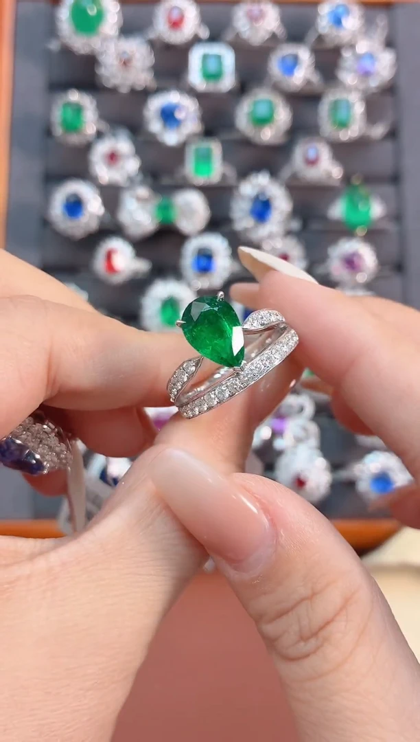 18K金镶嵌戒指祖母绿-2.75克拉*沃顿绿