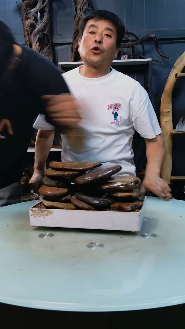 随机发货一筐溪流石9.5