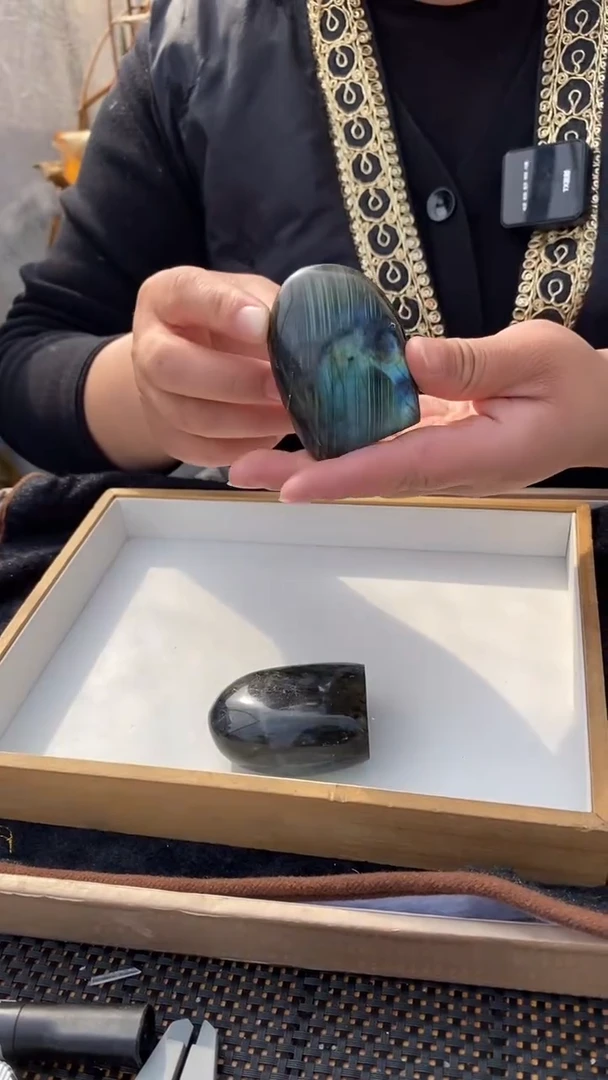 【闪购商品】拉长石原石未镶嵌拉长石原石D223多样性发其一