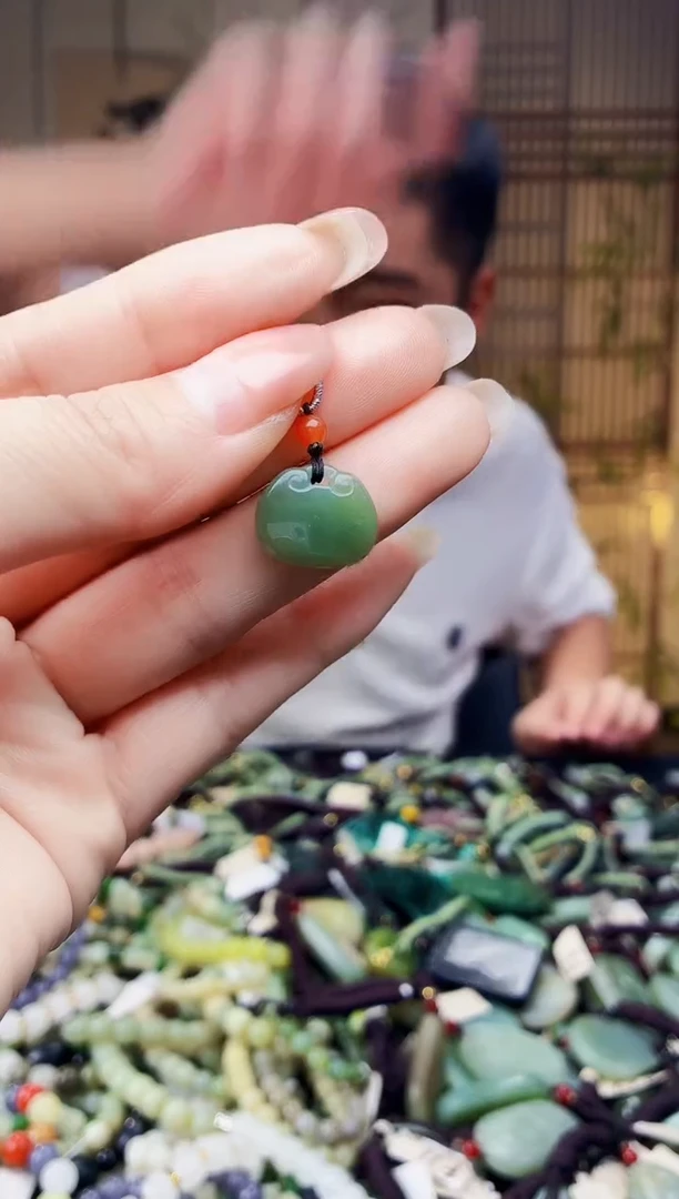 颈饰未镶嵌和田玉多样性发货，拍一发一