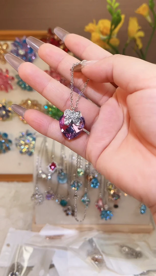 锆石铁合金精品饰界