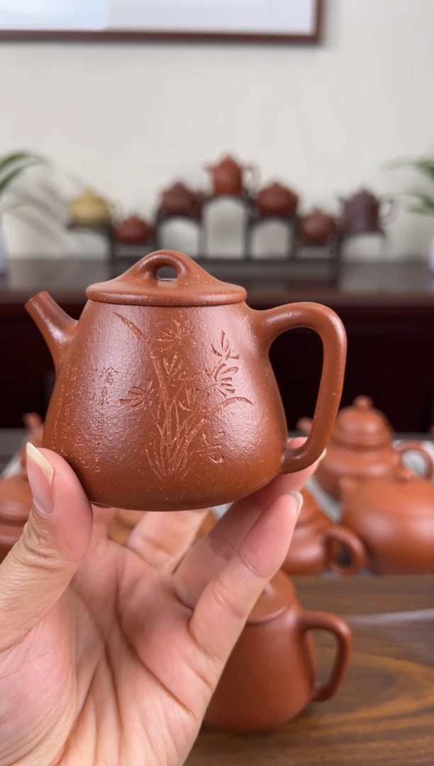 茶壶紫砂红降坡刻绘高石瓢壶150CC