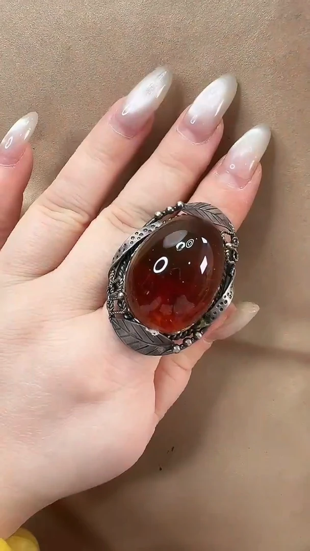 琥珀颈饰未镶嵌戒指