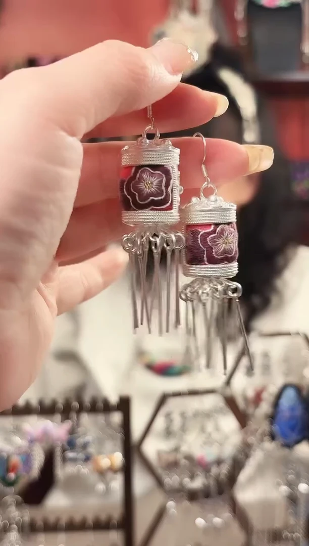 织绣民族风非遗老绣饰品130