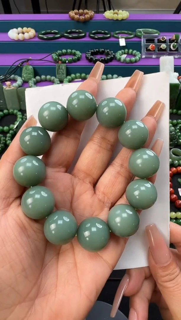 未镶嵌手串和田玉卡18鸭蛋青单圈手串