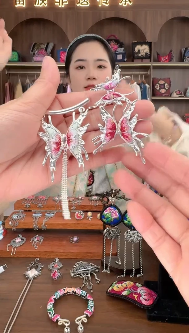 【闪购商品】织绣扶光苗绣传承89