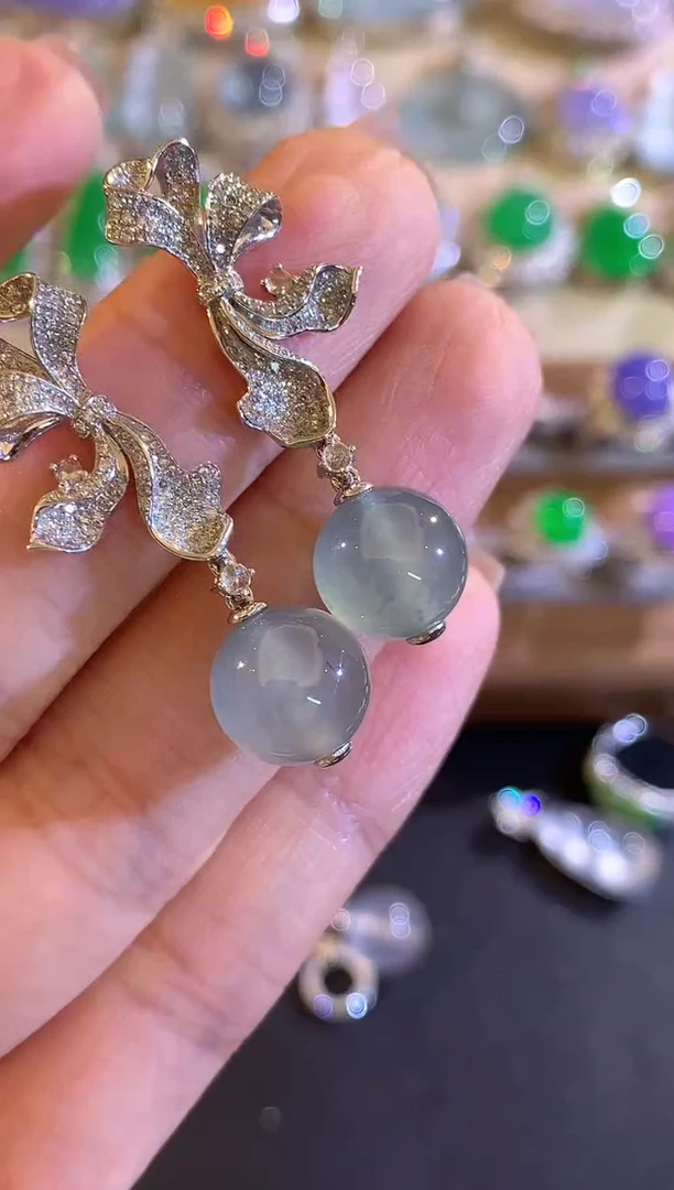 18K金镶嵌翡翠耳饰a136