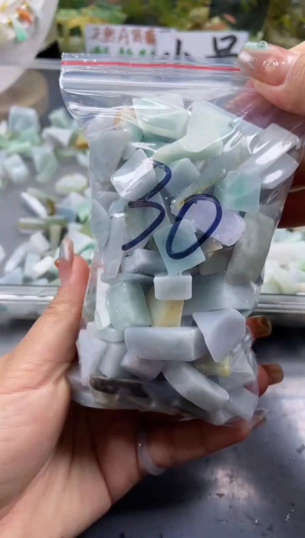 配石翡翠天然翡翠小号500克30