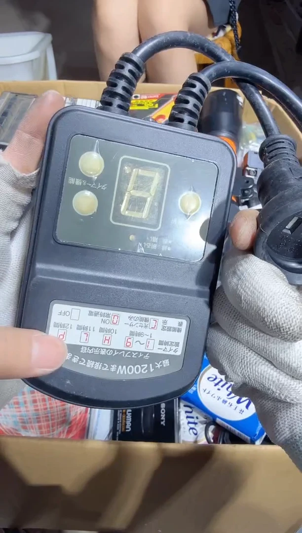 8新@****®   160中古商品，瑕疵品，不保好坏。