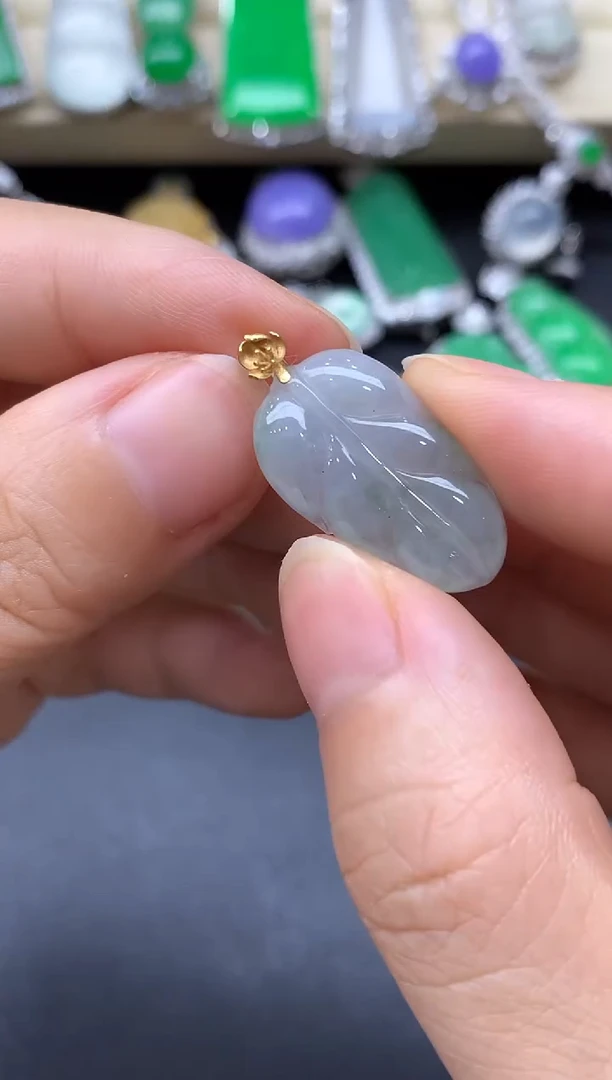 颈饰18K金镶嵌翡翠23-中国好珍宝