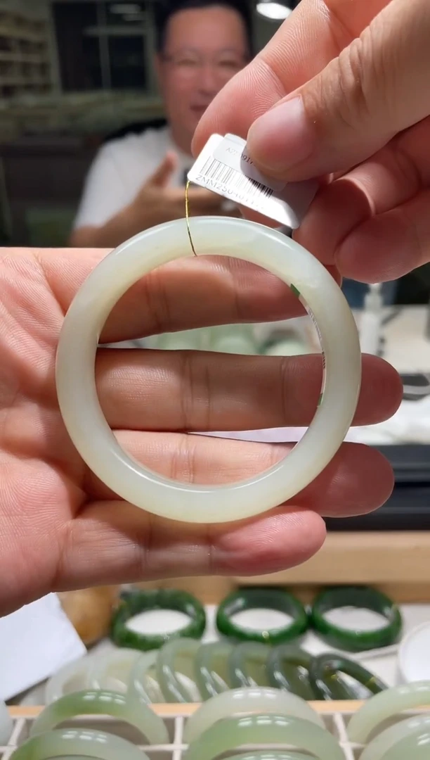 未镶嵌手镯和田玉静**阳54-55圈口 1172