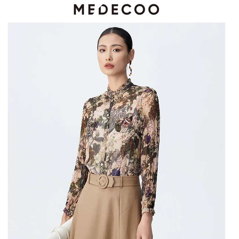 MEDECOO/墨蒂珂季新款花边立领压绉印花雪纺衬衫SJC50208