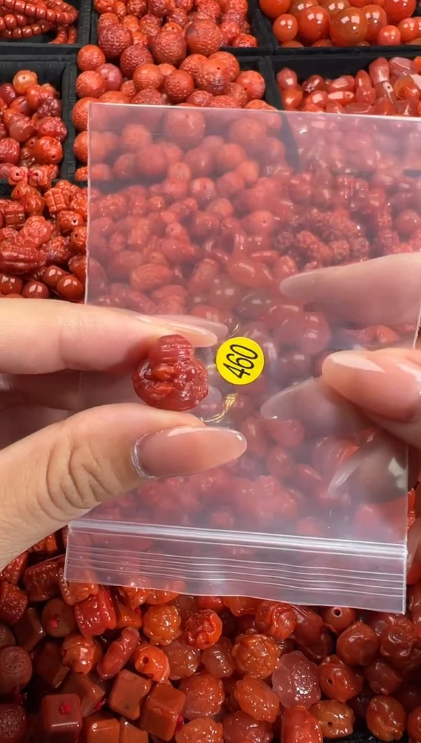 南红玛瑙未镶嵌颈饰1