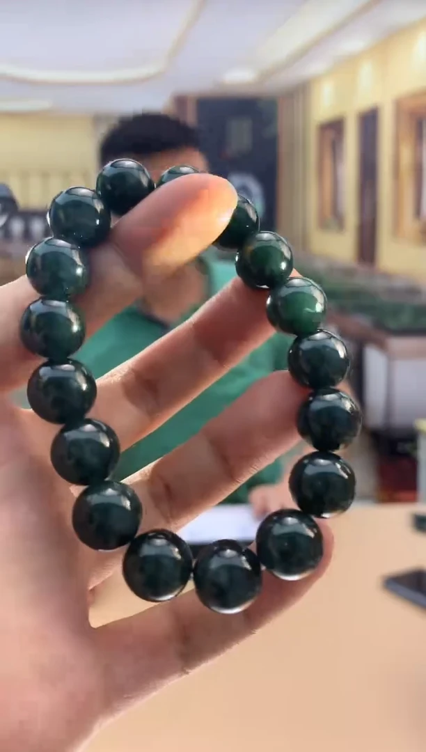 颈饰未镶嵌翡翠伊*翡翠