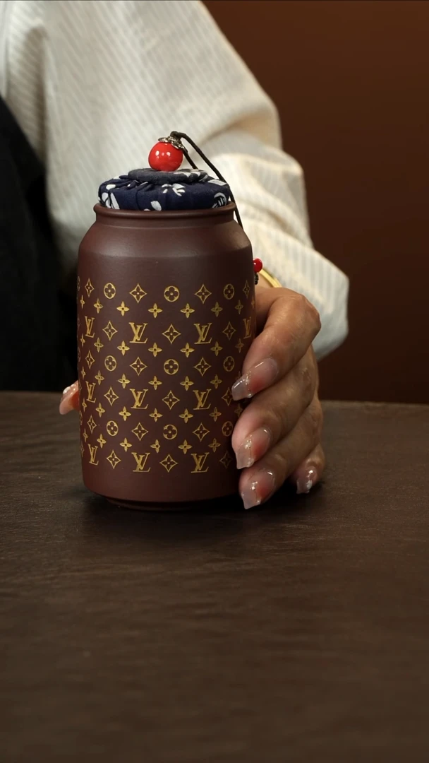 紫砂茶叶罐紫泥 描金装饰醒茶罐约50克