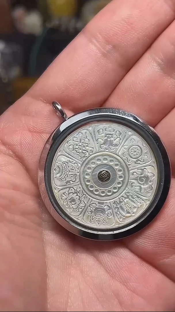 贝壳其他心**骛八吉祥吊牌