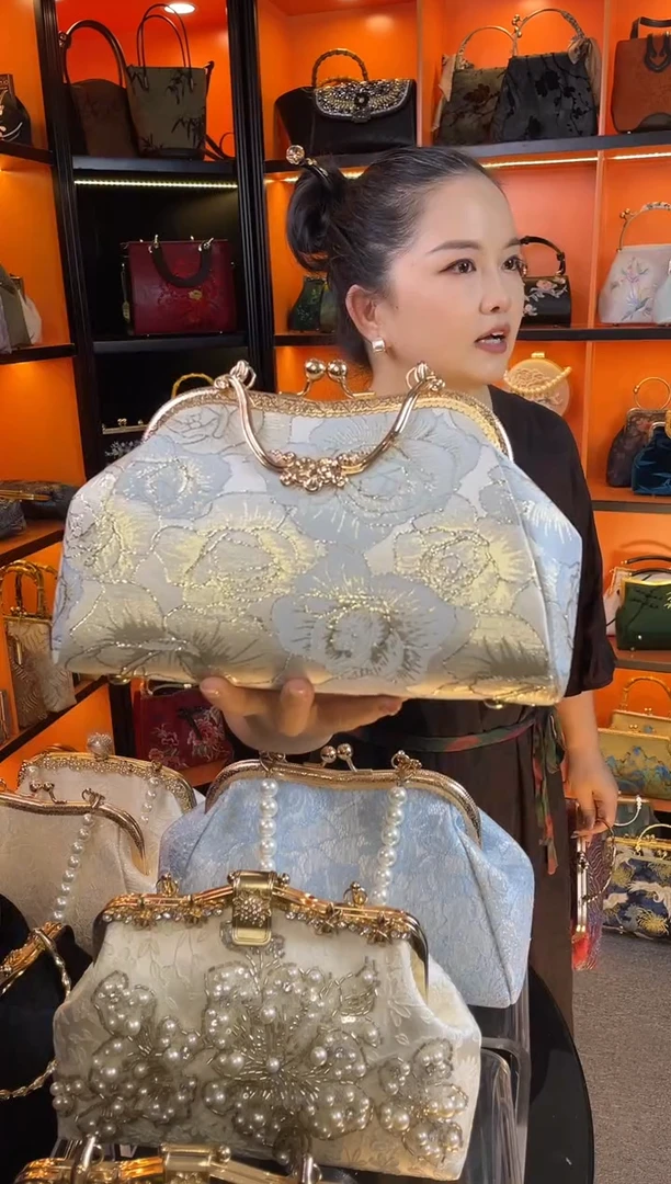 织物飘*蓝色玫瑰 手拿包