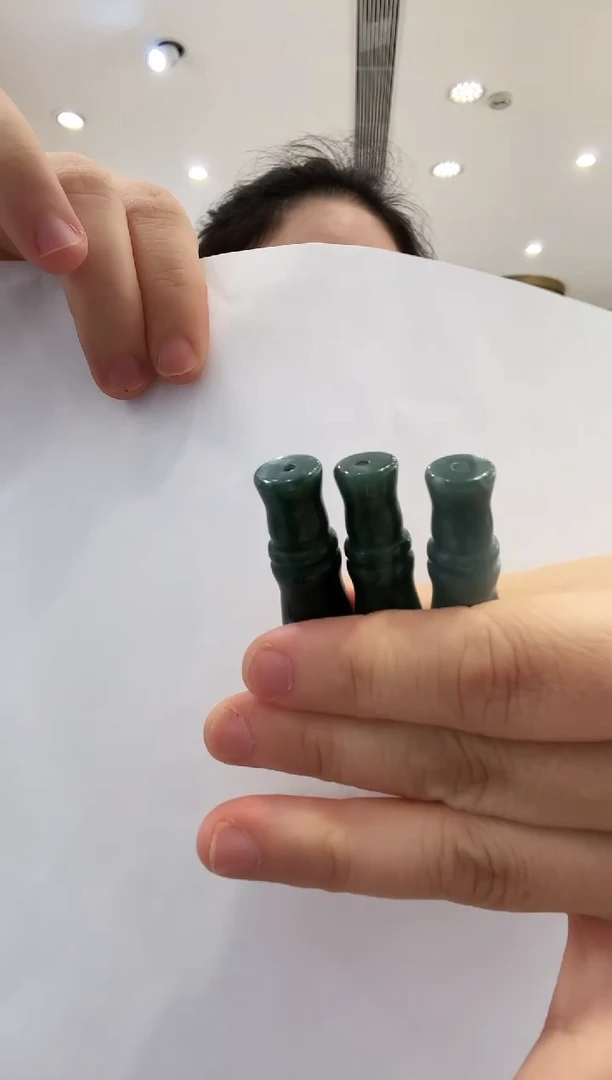 翡翠挂件未镶嵌【70】yan嘴