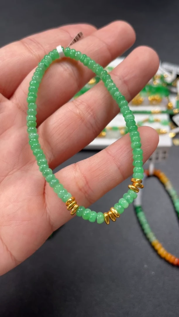 足金镶嵌手串翡翠一条   P131