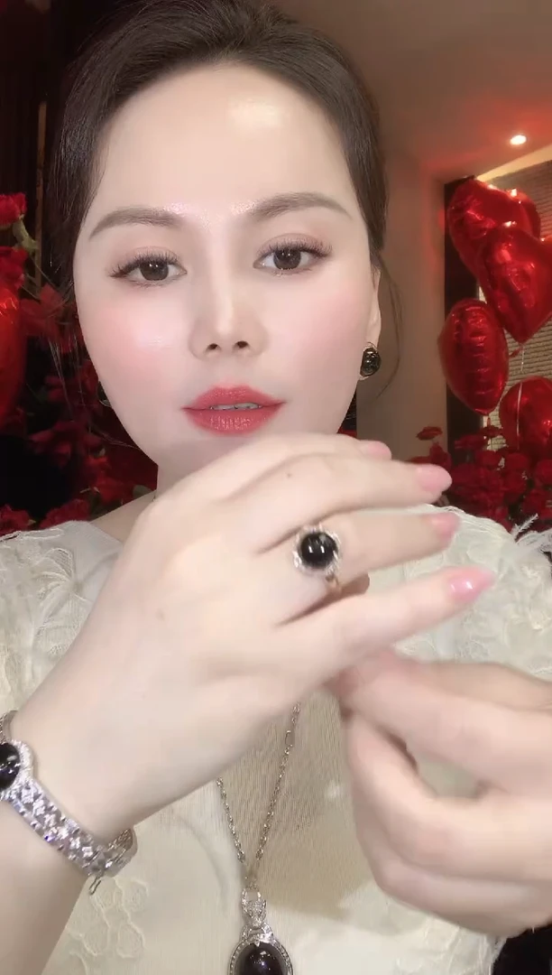 18K金镶嵌戒指翡翠A69