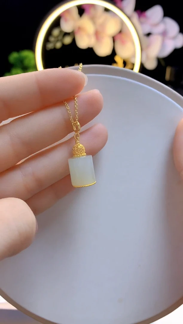 吊坠(赠链)银S925镶嵌和田玉福字圆柱