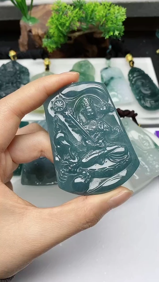 【闪购商品】翡翠颈饰未镶嵌