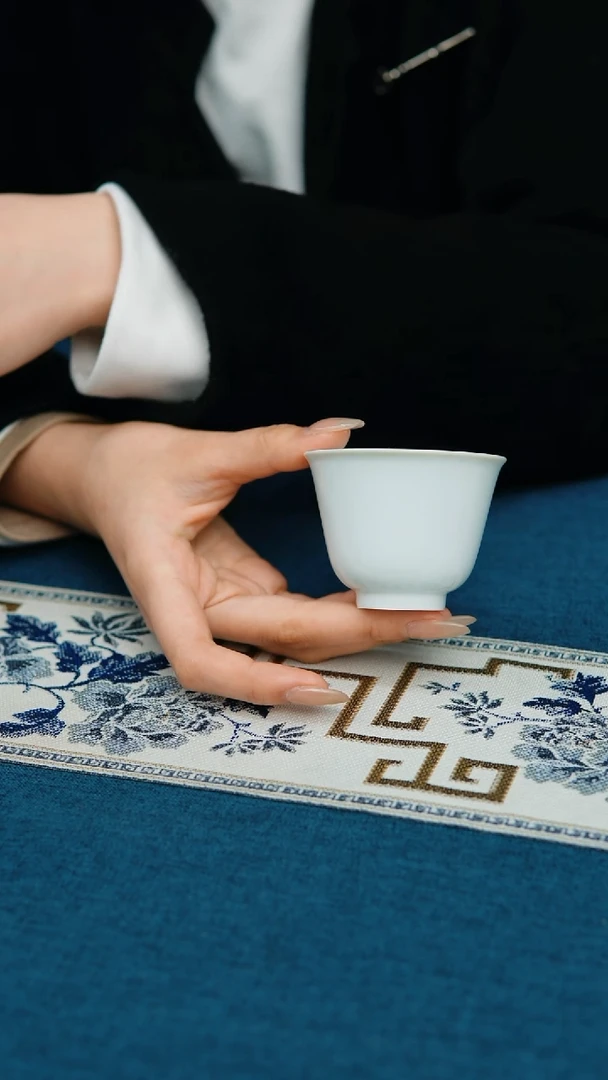 【闪购商品】微瑕撇口铃铛杯 介意勿拍，不退不换