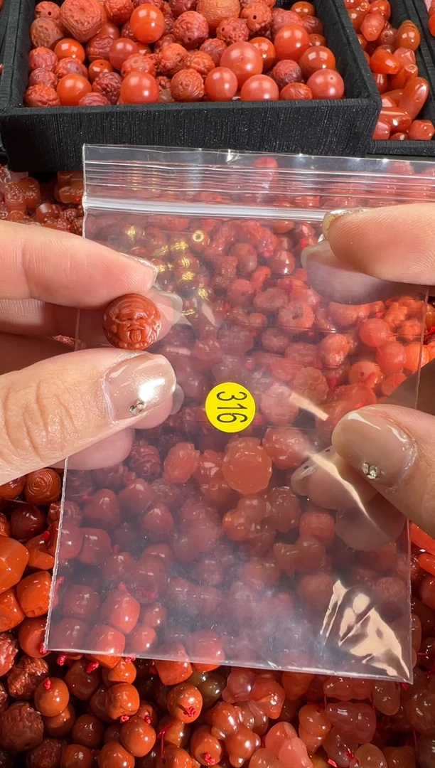 【闪购商品】南红玛瑙颈饰未镶嵌1