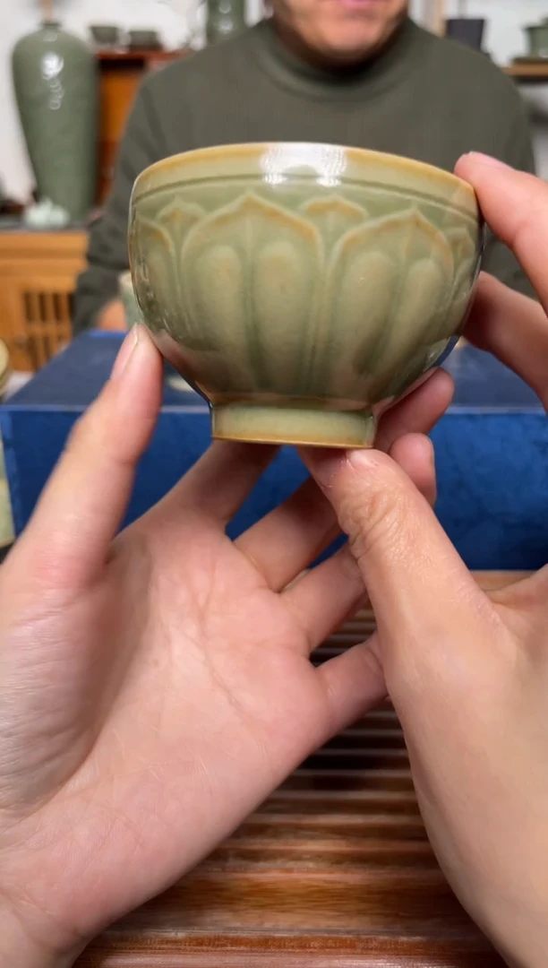 【闪购商品】其他深色耀州窑莲瓣主人杯