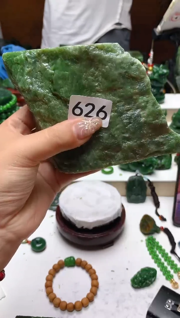 未镶嵌和田玉（碧玉）珠宝半成品1